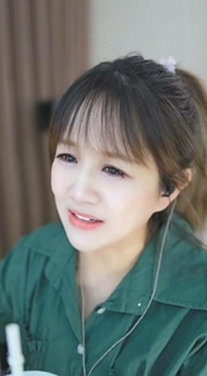 起诉猫猫？文儿谈猫猫合同细节