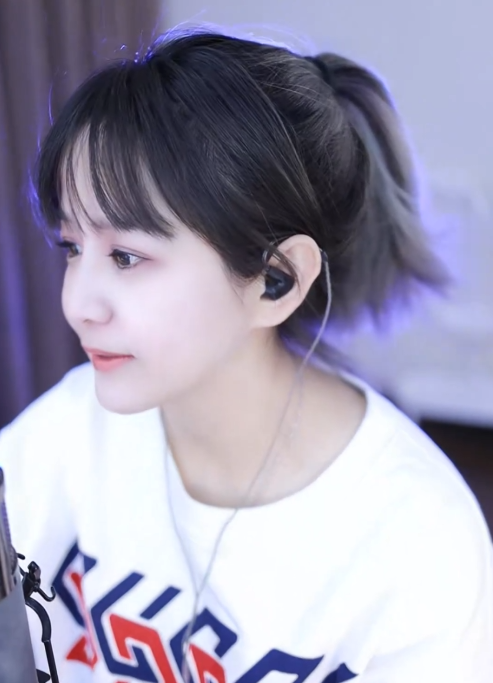 典典精心装扮太美了，获文儿称赞