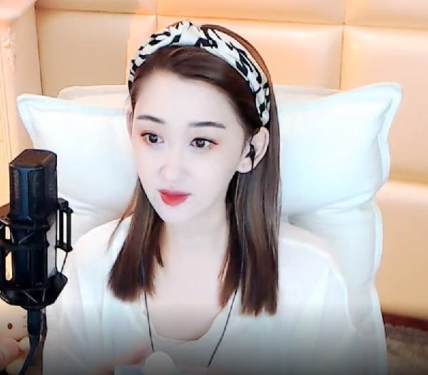 大美美复古造型，很有年代感