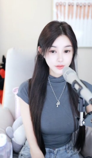 兰梦莎吐糟自己嘴太笨，不会互动