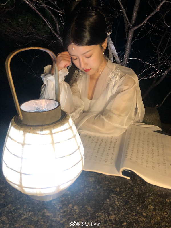 饭思思夜拍写真，快来抢先看