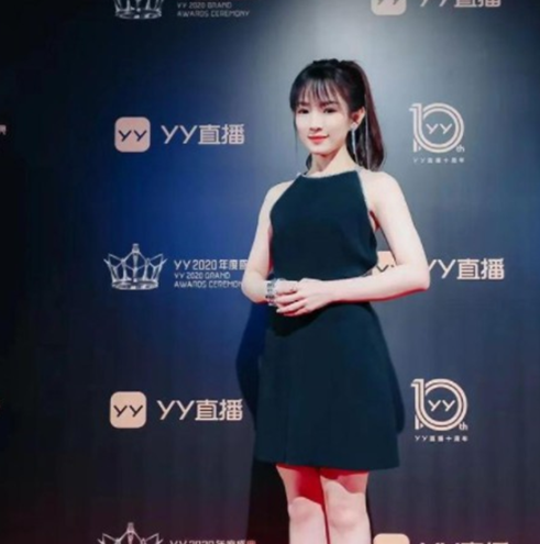 为何不带饭思思？文儿：体量太大签不起