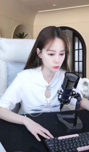 年入千万？樱桃辟谣自己收入