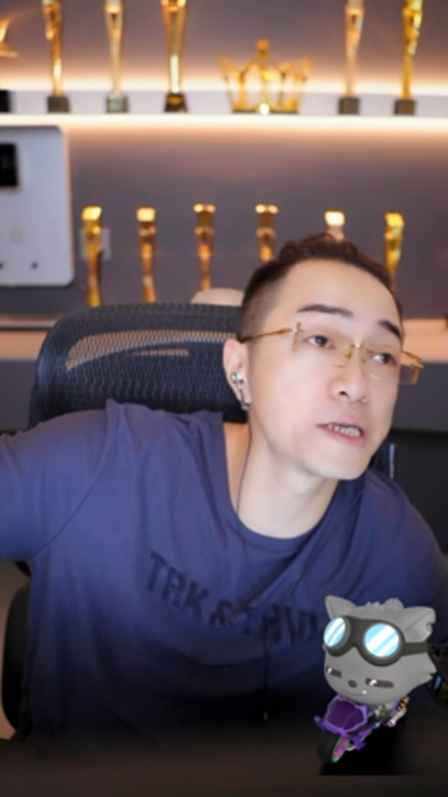 美人哥一直豪刷老毕，也是因为羊哥的面子