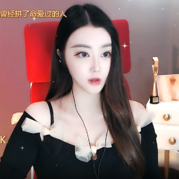 清秀迷人！晓夏最新美照大放送