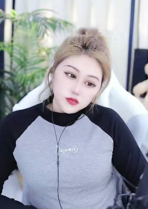 不负努力！QJY斩获女脱口秀冠军