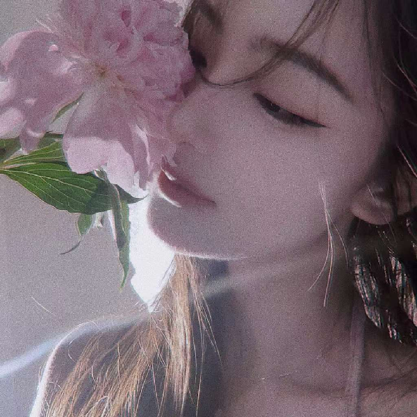 五月芍药，媚娘人比花还娇美！