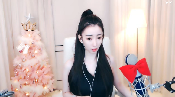 杨大爷露肩装，尽显绝美气质！
