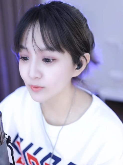 典典精心装扮太美了，获文儿称赞