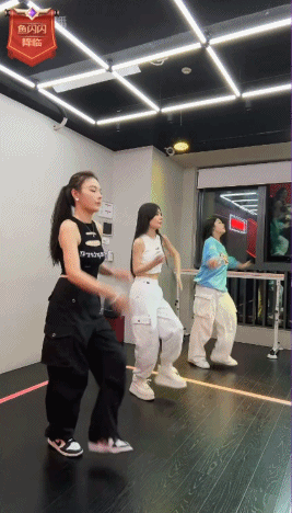 鱼闪闪练习室火辣舞蹈练习！