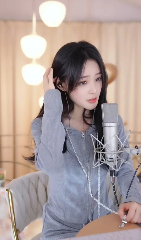 很少开PK收礼物，鱼闪闪陪伴粉丝