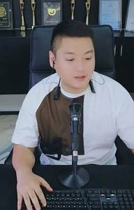 老李曝菲菲，卡也被冻了