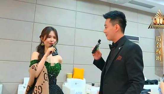 因身材太好，这位电母引众人围观