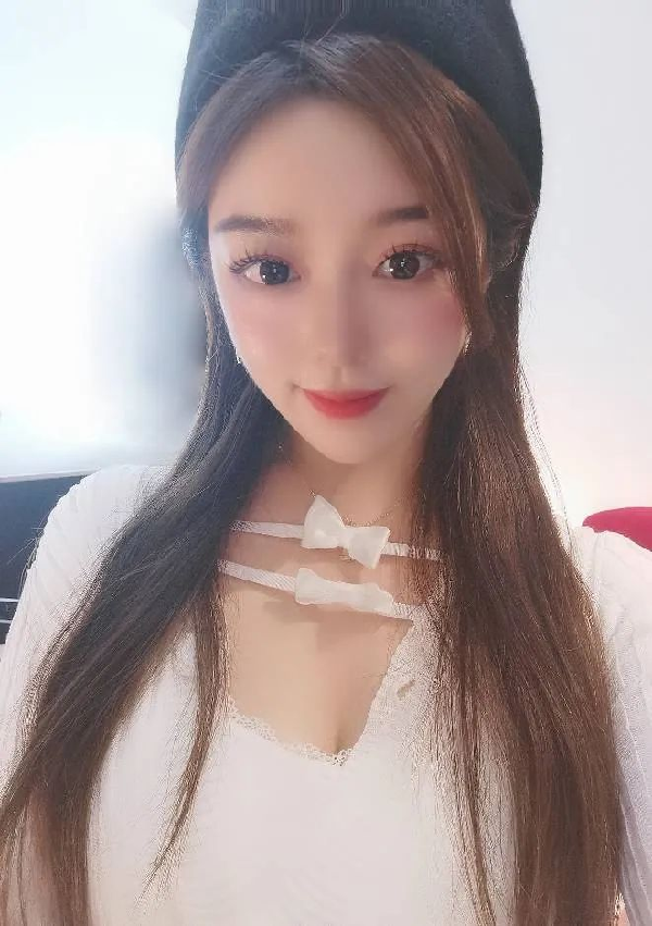 温柔女神魏苗苗令人心动的美照合