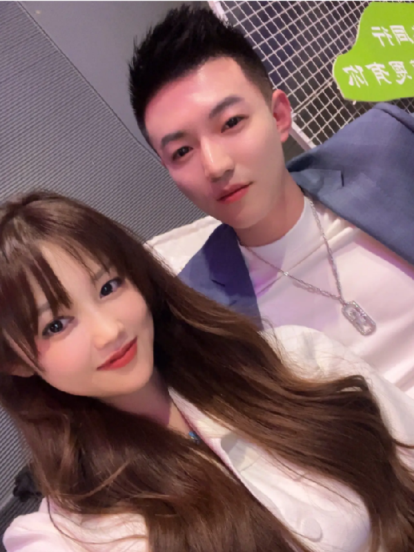 木邑晒线下合影，帅哥美女云集！