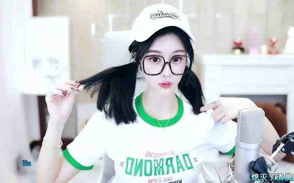 又换新发型！兰梦莎化身可爱萝莉！