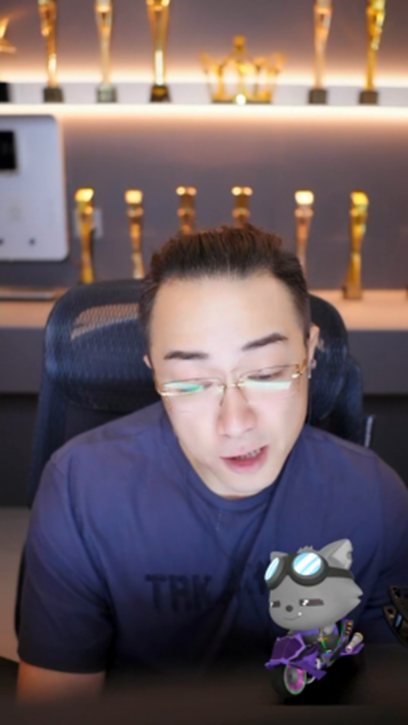 曾经YY第一吸金男主播浅蓝被老毕打自闭了