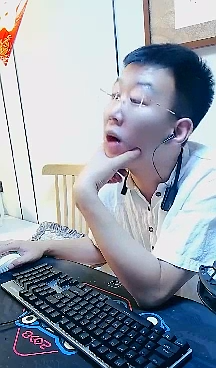 YY日报：酋爷再首飞，荣耀刷千组
