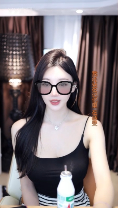 猫咪也是微凉的小迷妹！