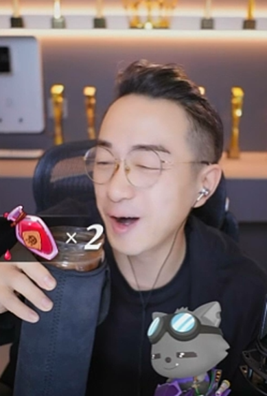 小猫咪播一天顶一周！老毕：我默默承受