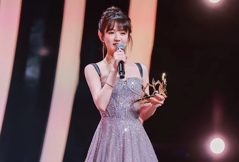 文儿曝光，跟娱加公会当年签约了10年