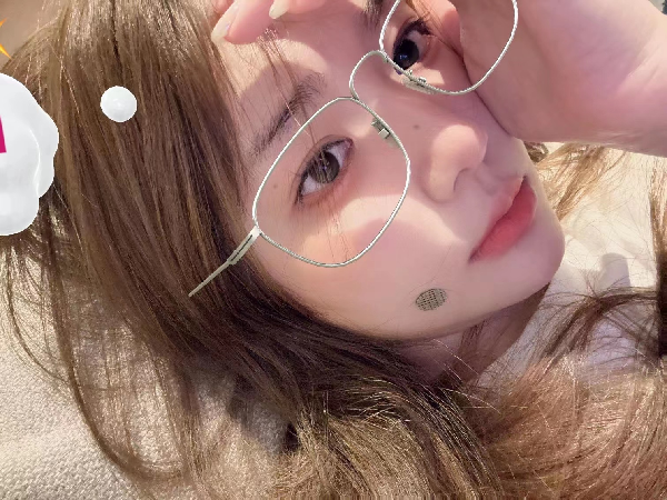 微凉自拍晒近况，送粉丝长高秘籍