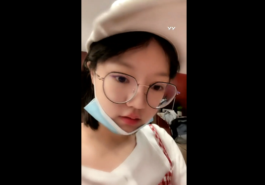 素颜女神饭思思，天生丽质美照