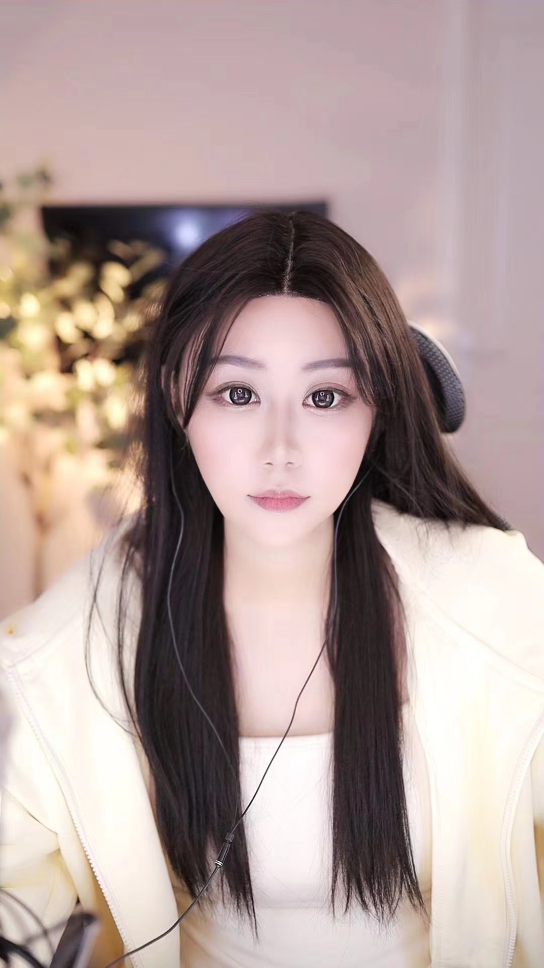 时隔多年，qjy再次黑长直！