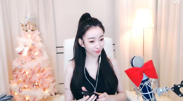 杨大爷露肩装，尽显绝美气质！