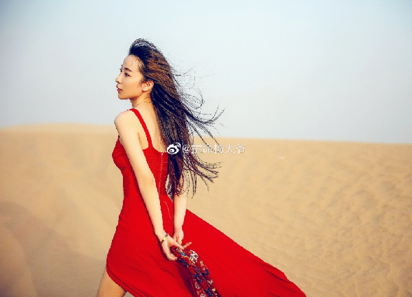 沙漠玫瑰！杨大爷大片既视感写真