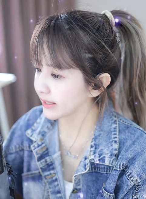 真不借钱了？文儿近一个月还在帮人