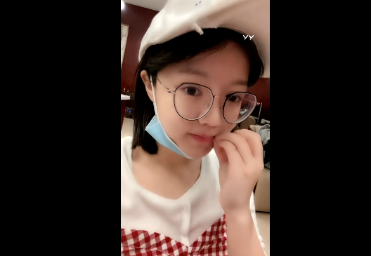 素颜女神饭思思，天生丽质美照