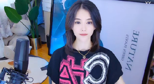 女神到！小金娃随意穿搭颜值爆表