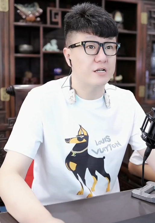 神豪在洛瑶频道，大佛激动打招呼