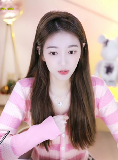 谁看浅蓝都迷糊，男主播中难寻对手