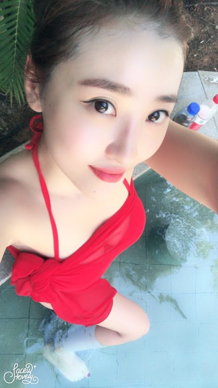 界奈·怡燃，沙滩比基尼照片集