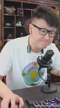 小NONO签国威后没掉过20万榜