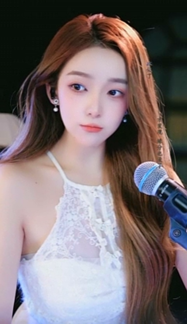 原来小蛋糕六六也有非常妩媚诱惑的一幕！