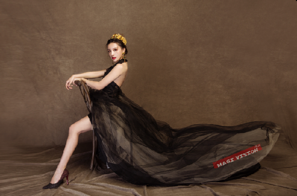 晓晓绝美写真，美背长腿征服你！