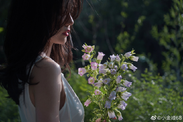 小金娃山林小溪女神范美照！