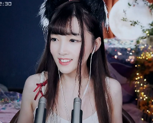 独家美照！少寒靓丽身影超吸晴