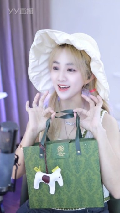 文儿暖心准备伴手礼送粉丝！