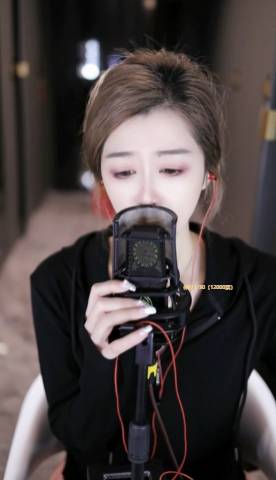 神豪大白哥力挺她征战女音乐人