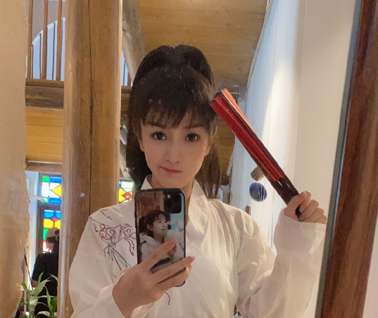 樱桃：文儿与菲儿是YY一姐二姐
