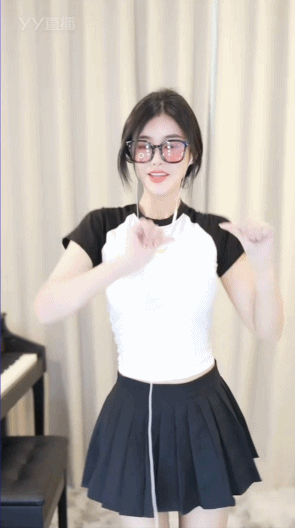 过年了！兰梦莎jk裙热舞！