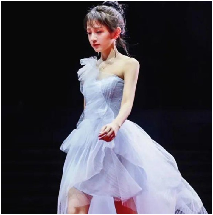 8000万哲子回YY？子皿哥吃瓜文儿