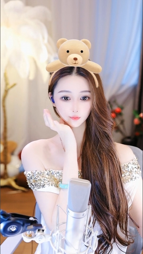 小苹果：必然全心全意为天晓添加砖瓦