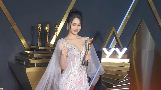 舞蹈女神，超高颜值圈粉无数