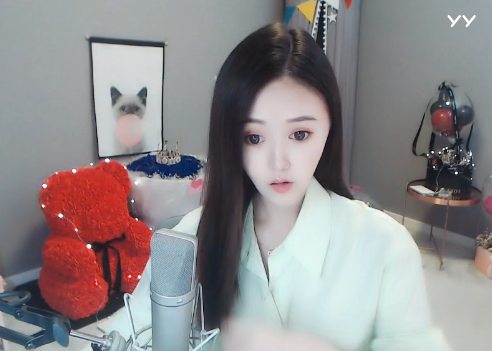女神洛瑶发型变换，气质随意大变