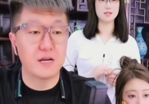 大佛评长相，自己不烦人，看小白龙挺烦